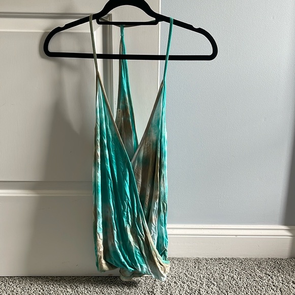 Wasabi Mint v neck tank top - Picture 1 of 3